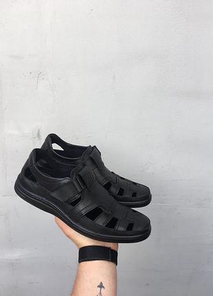 Чоловічі сандаліії шкіряні літні чорні bastion 030