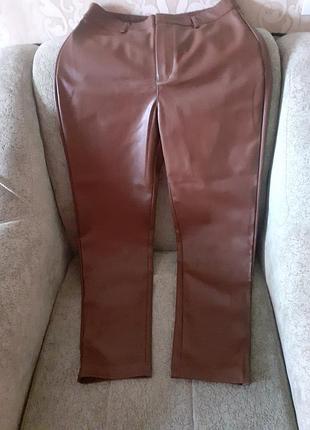 Кожаные штаны шоколадного цвета с высокой посадкой