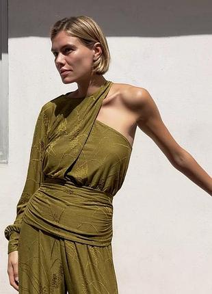 Жаккардовый костюм оливковый с брюками zara