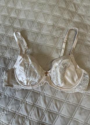 Бюстгальтер