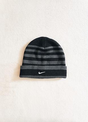 Nike оригінальна акрилова шапка біні у смужку