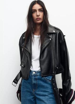 Черная кожаная куртка - косуха zara