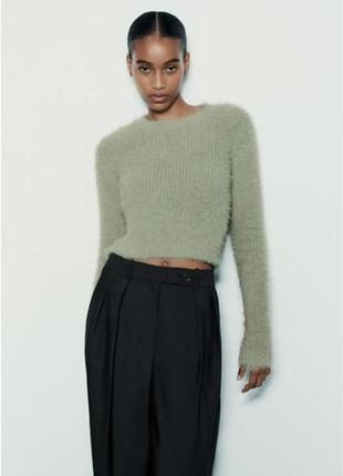 Пухнастий светр zara / оливковий