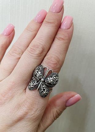 Серебряное кольцо с марказитами бабочка 925 проба