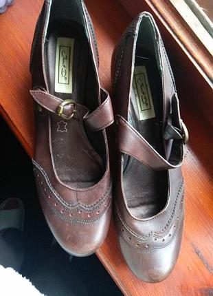 Гламурные туфли-лодочки бренда janet d