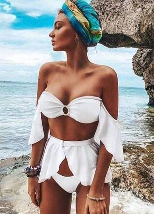 Стильный пляжный комплект купальник бандо юбочка и наплечники
