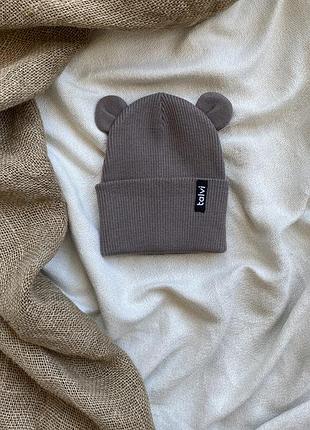 Вязаная детская шапка в рубчик с милыми ушками на 1-7 лет