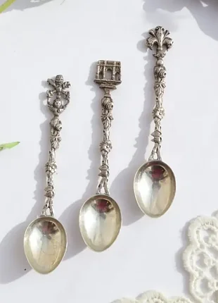 Прекрасные серебряные флорентийские кофейные ложечки.