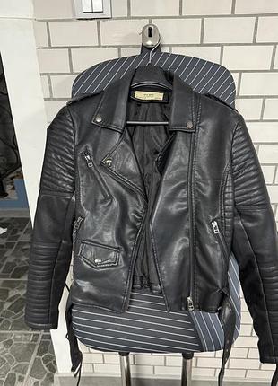 Куртка-піджак із штучної шкіри