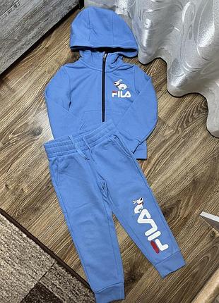 Спортивный костюм