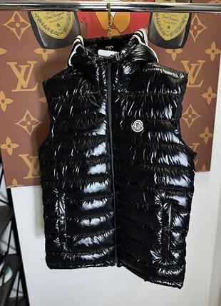 Жіноча жилетка moncler