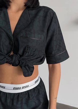 Елегантна чорна піжама з шортами