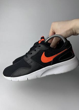 Кроссовки nike kishi