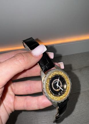 Оригинальные часы с камнями swarovski время