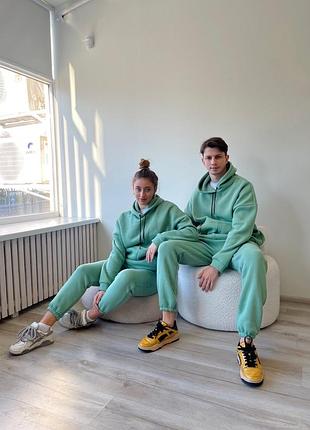 Парные спортивные костюмы