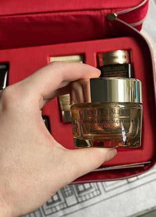 Estée lauder revitalizing supreme+ youth power creme дневной укрепляющий крем-лифтинг для разглаживания и разъяснения кожи7 фото