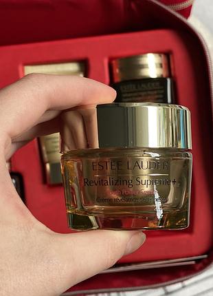 Estée lauder revitalizing supreme+ youth power creme дневной укрепляющий крем-лифтинг для разглаживания и разъяснения кожи