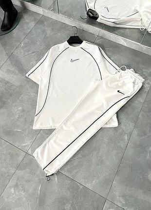 Белый летний комплект спортивный костюм от nike футболка и штаны