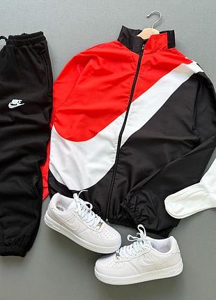 Чоловічий він даний спортивний костюм вітровка і штани nike