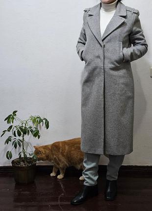Очень красивое качественное базовое пальто