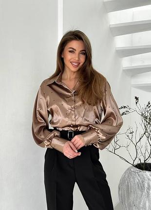 Брючный костюм шелковая рубашка и брюки