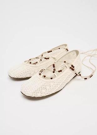 В'язані гачком балетки з бісером