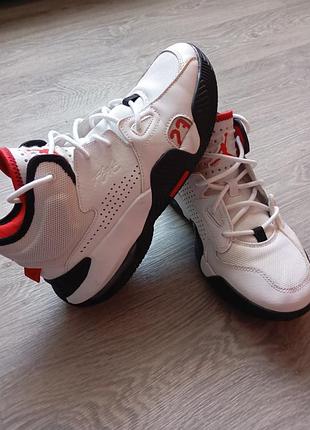 Срочно!!! кроссовки jordan stay loyal 2