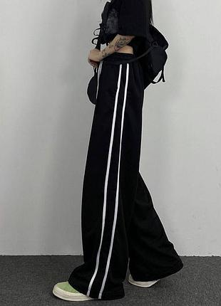Жіночі спортивні широкі штани