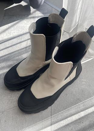Чоботи . - челсі bata. р 39
