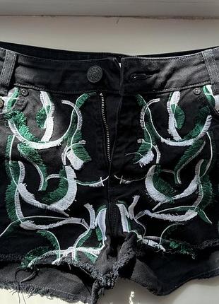 Шорти сандро париж 2