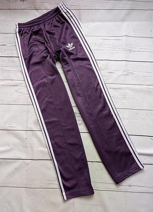 Спортивні штани від adidas