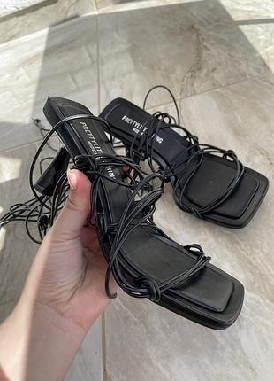 Босоніжки на шнурках 24 см ,розмір 37