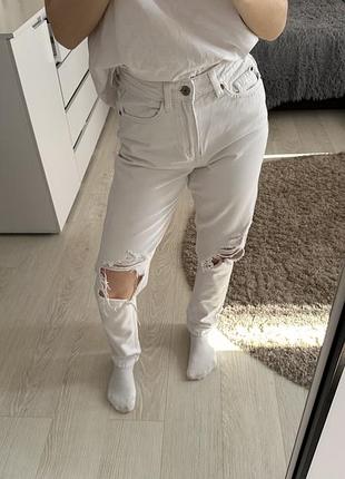 Джинсы белые