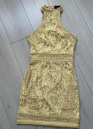 Красивое кружевное платье plt