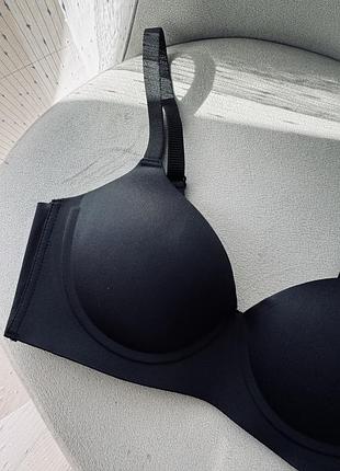 Безшовний ефектний бюстгальтер з формованою чашкою