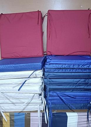 Подушки на стільці, лавочки