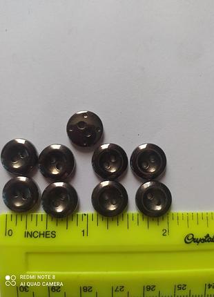 Маленькие
 коричневые пуговицы для рубашек и нежных кофтинок. 9 шт.