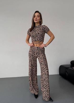 Леопардовый женский костюм