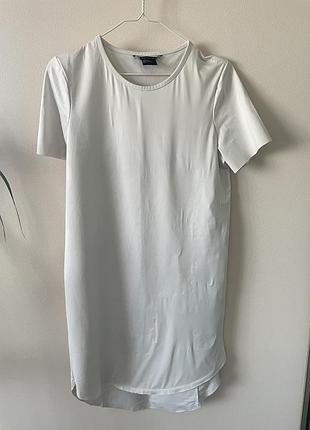 Сукня з оригінальною спинкою