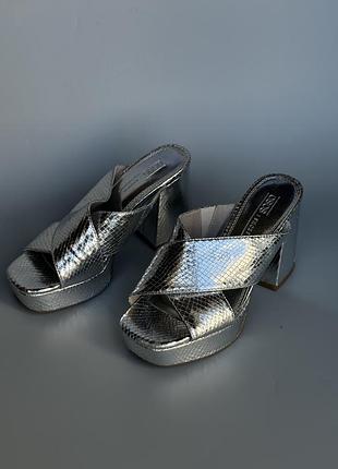 Мюлі asos срібного кольору
