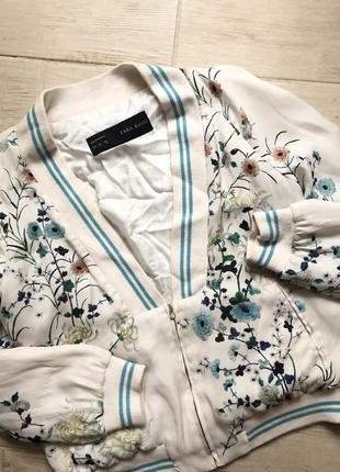 Zara куртка бомбер белый