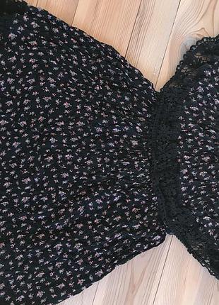 Платье в цветы без брителей