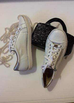 Женские летние белые низкие кеды из натуральной кожи