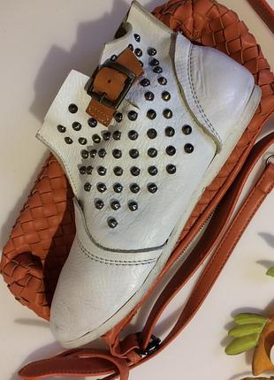 Женские белые весенние туфли кожа натуральная суперлегкие