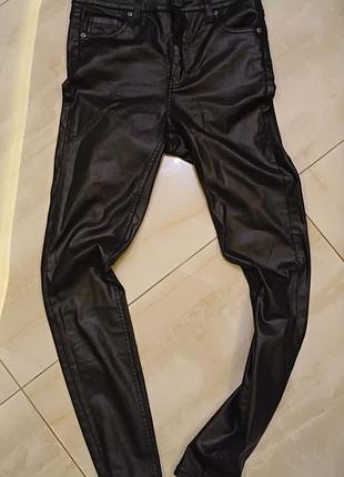 Джинсы под кожу