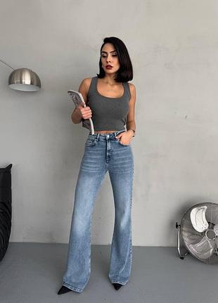Женские базовые джинсы flare fit высокая посадка, синие, голубые, базовые, классические прямые брюки, коттон, джинс, туречевина, клеш, клеш2 фото