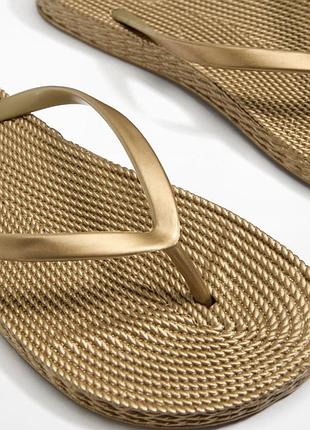 Вʼєтнамки шльопанці жіночі primark