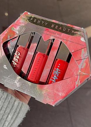 Набор блесков для губ fenty beauty glossy posse volume gloss bomb trio