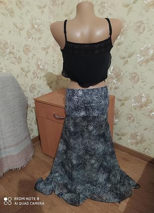 Спідниця з розрізами