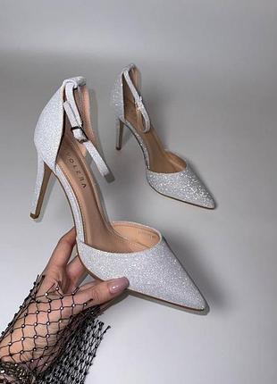 Туфлі з блискітками на підборах туфлі з камінчиками на шпильці туфлі на каблуку туфлі з камінцями світлі туфлі з блискітками